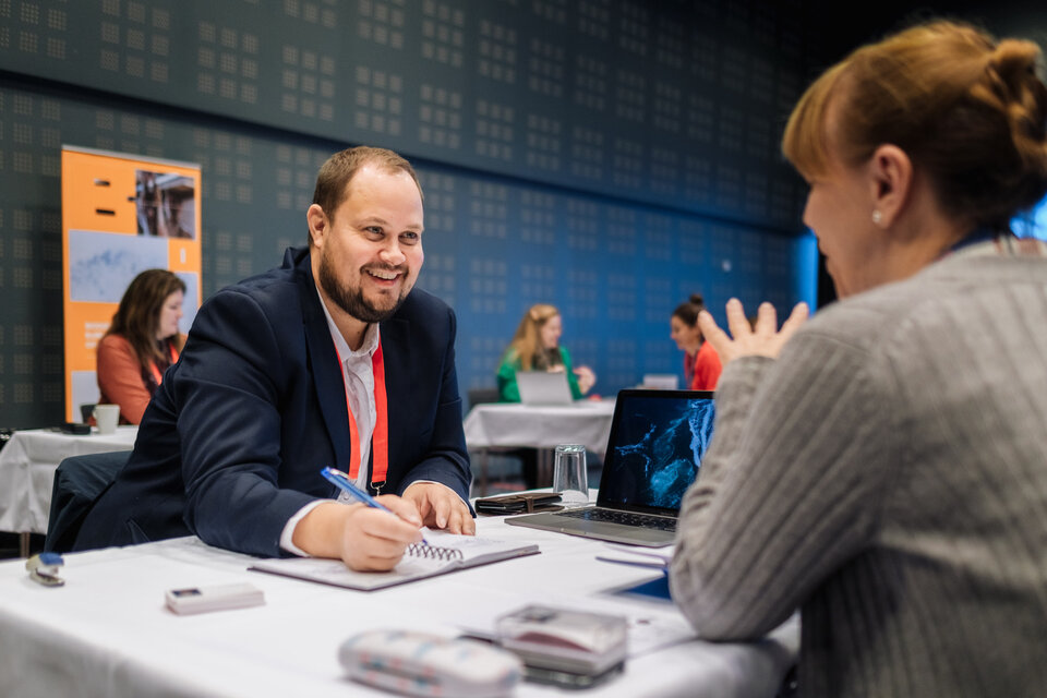 Znaczenie reputacji po zmianie pracy w Norwegii | localmarket.no